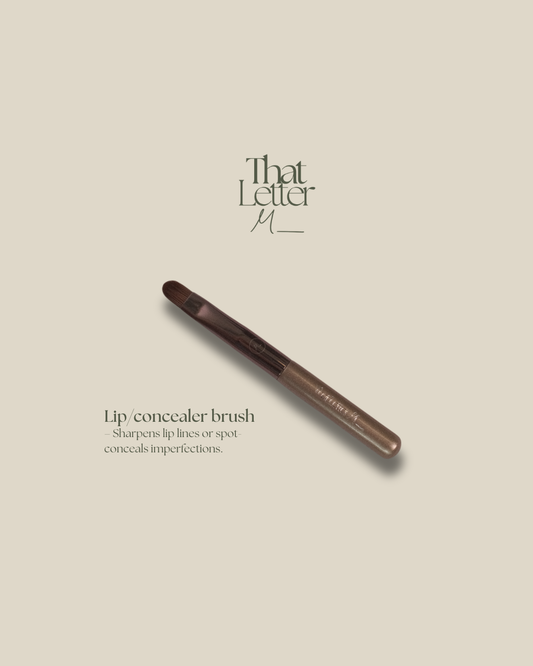 That Letter M En Route Lip/concealer brush