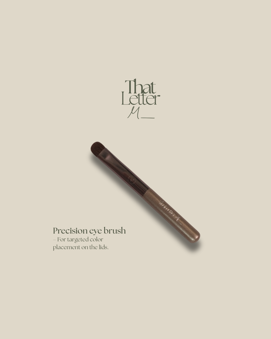 That Letter M En Route Precision eye brush