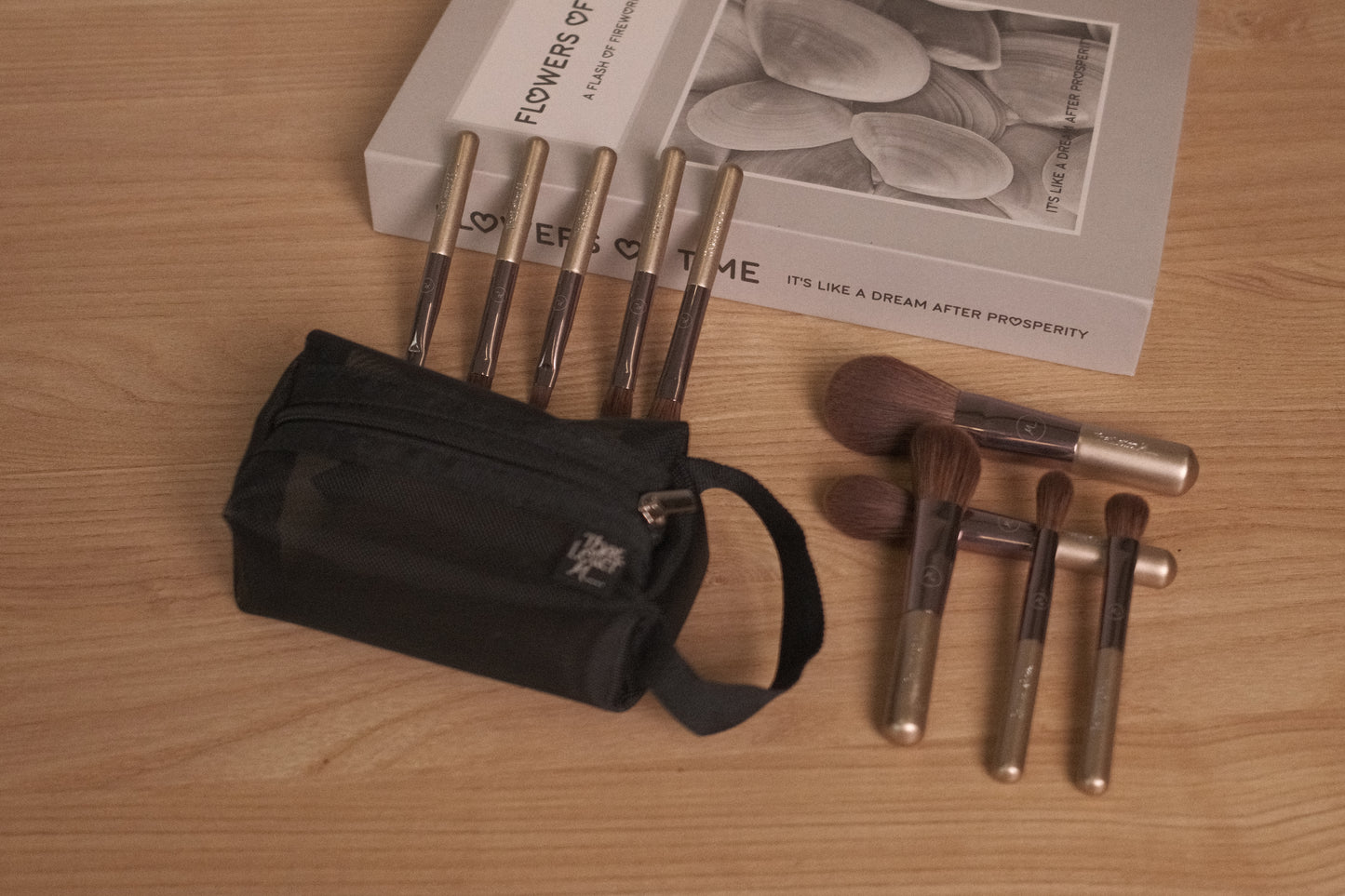 That Letter M En Route 10 Pc Travel Brushes + Mesh Pouch